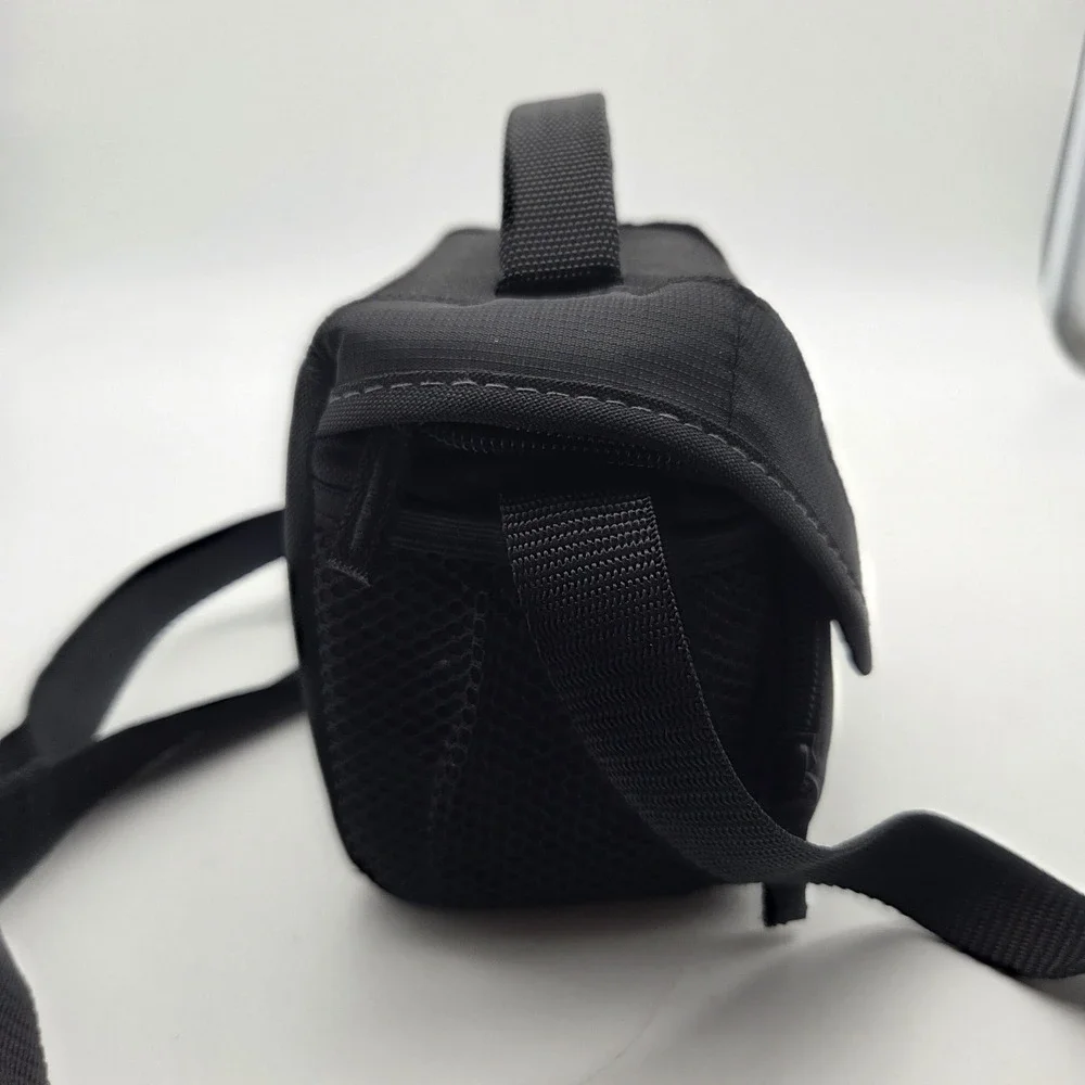Sony Camera Bag - LCS-U11 - Black - Small Carrying Case with Shoulder Strap EUC